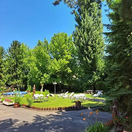 Balaton Panzio Bed and Breakfast 3*