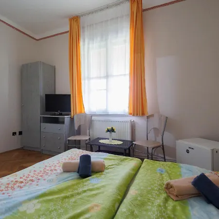 Balaton Panzio 3*