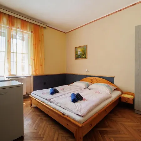 Bed and Breakfast Balaton Panzio 3*